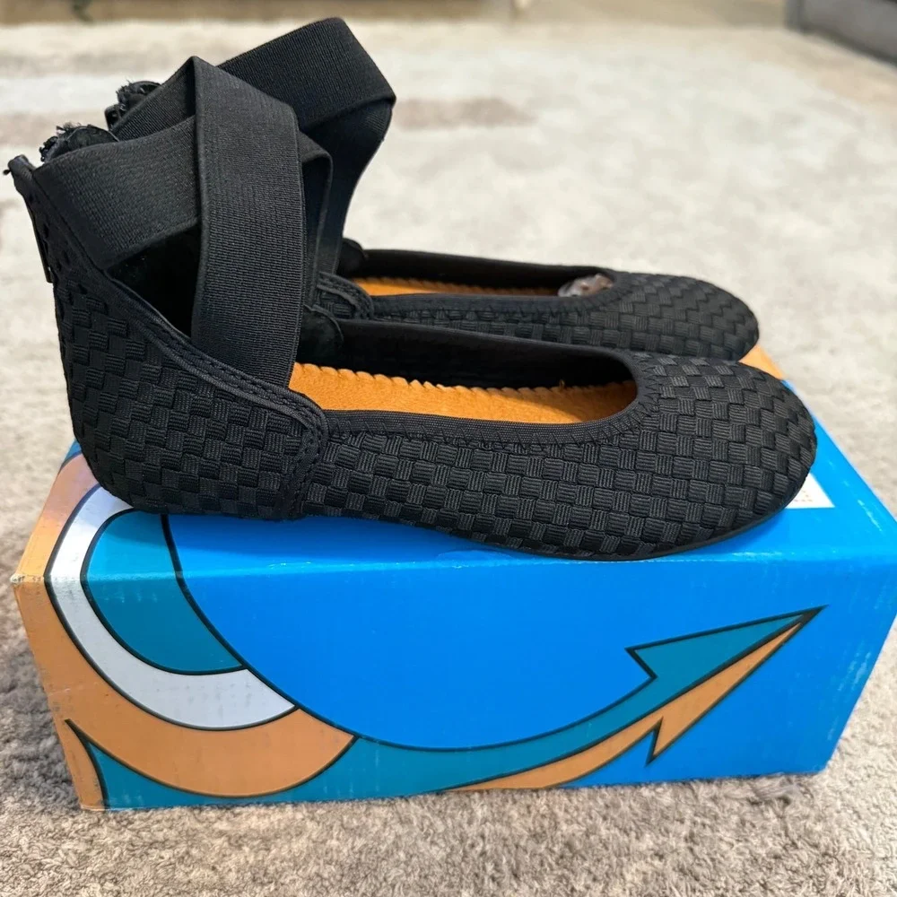 Bernie Mev Monica K Kids Black Elastic Ankle Strap Ballet Flats Size 32 Kids 1